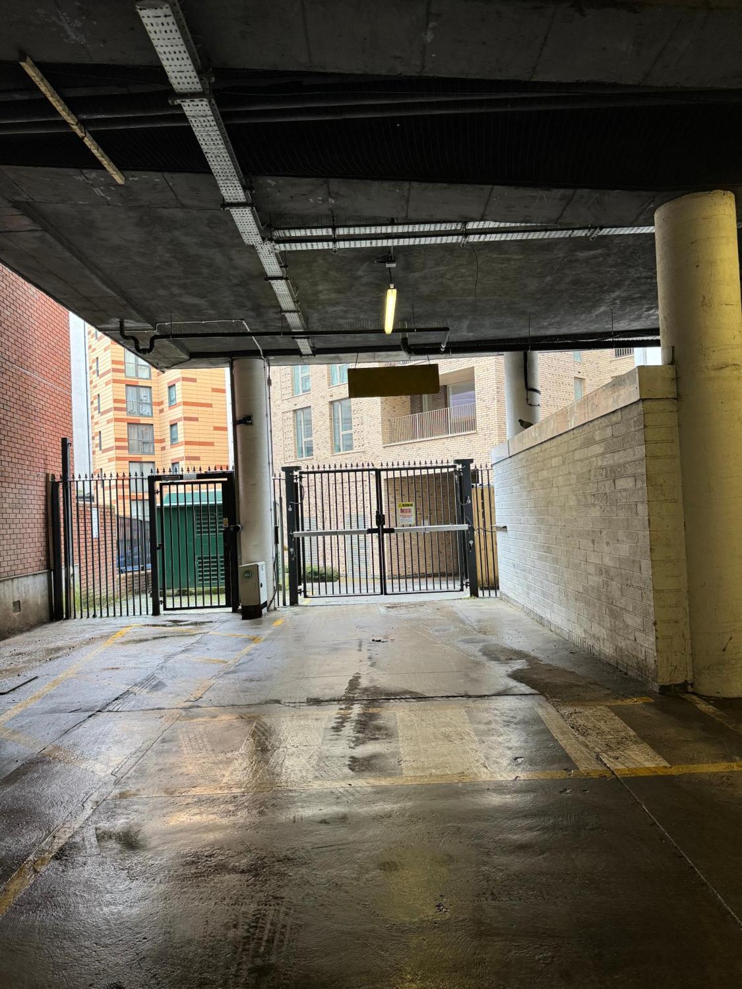 Luxury 2 Bedroom Apartment In Central Croydon With Free Parking Exterior foto